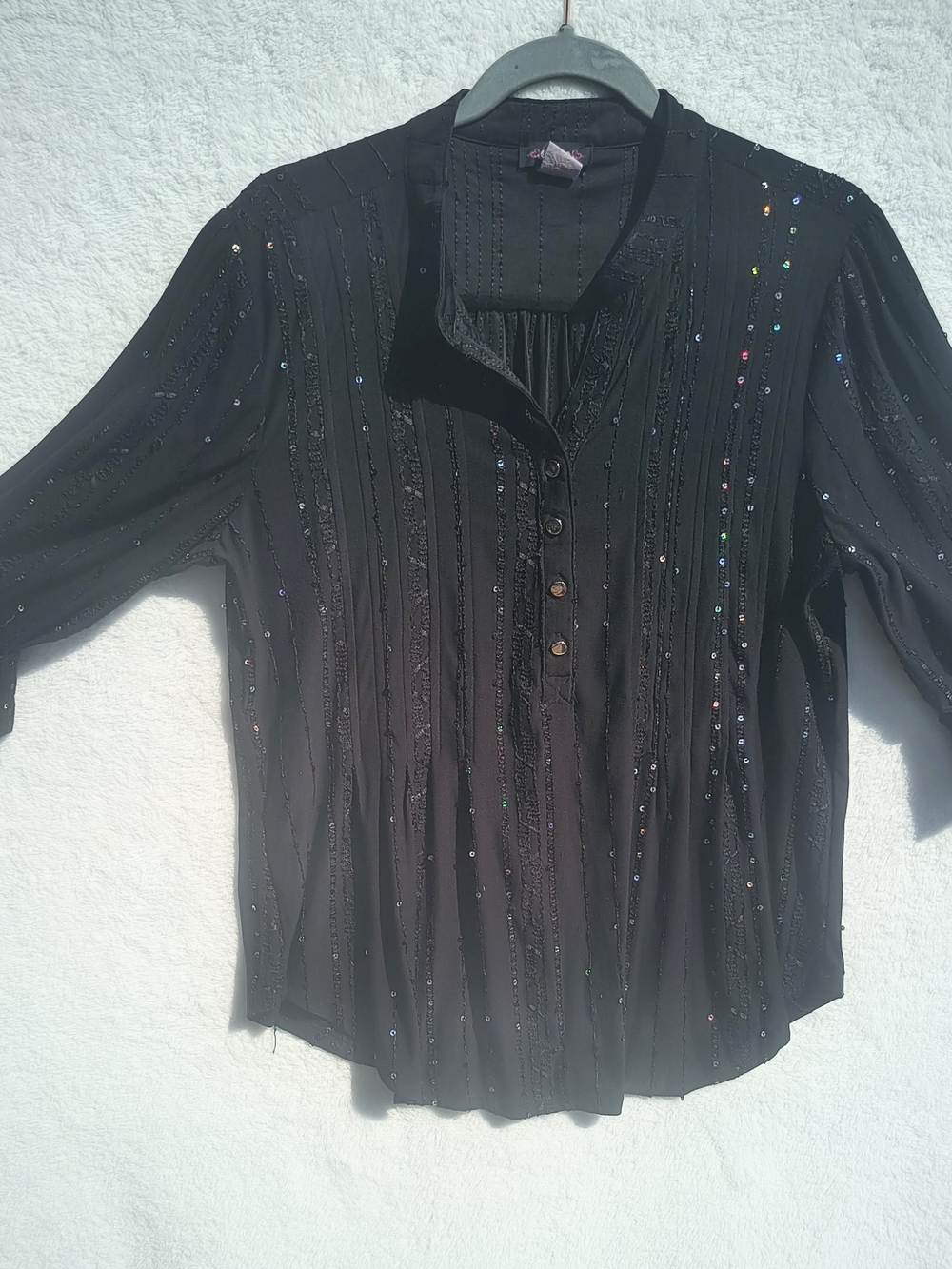 Cocomo Black Sequin Pintuck Tunic V-Neck 3/4 Sleeve Henley Top Size L. WS 228